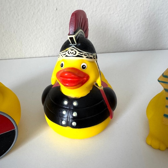 Set of 3 ducks from the British Museum - Sphinx, Roman Soldier, and Knight - Picture 3 of 8